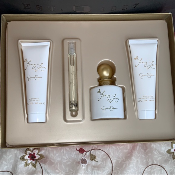 Jessica Simpson Accessories - 💖Jessica Simpson💖 Fancy Love Set- NEW
